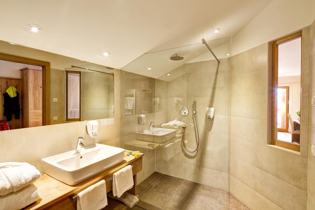 Hotel Gasthof Kircher Fie allo Sciliar Room photo